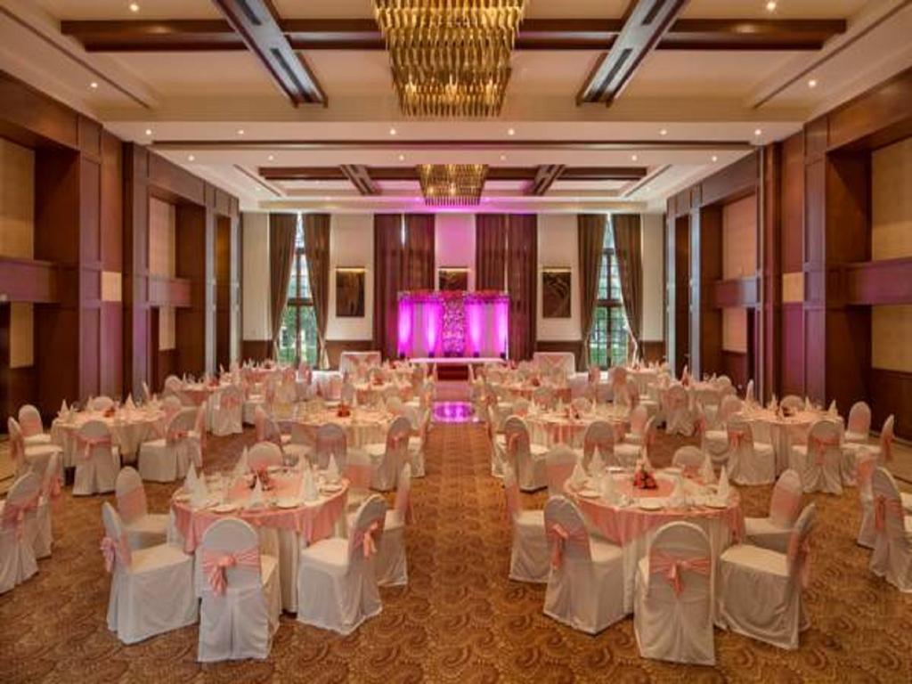 Готель Dlf Club 5 Ґурґаон Екстер'єр фото